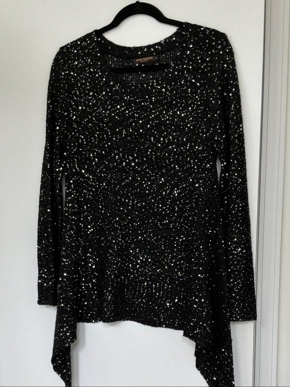 Sequin-Embellished Black Long-Sleeve Knit Top by John fashion M